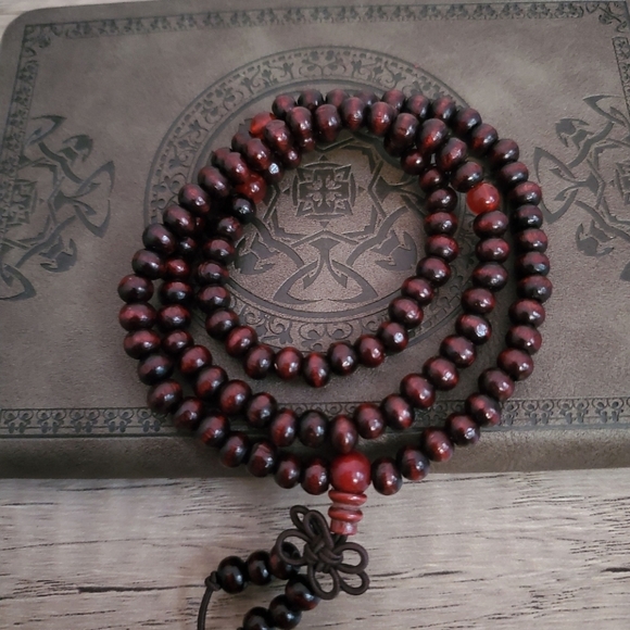 Red Sandalwood Tibetan Buddhist Mala Bead Bracelets, Meditation Bracelet - Picture 3 of 5